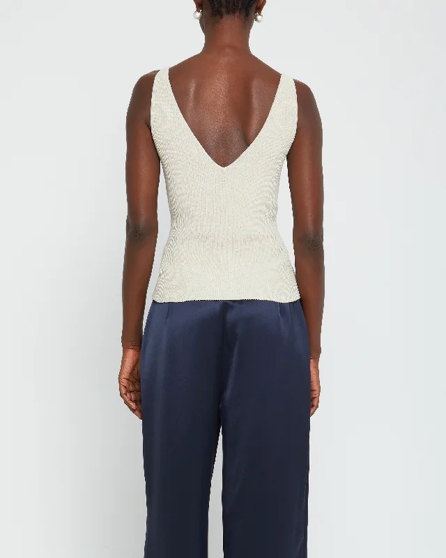 Sculpting Knit V Tank