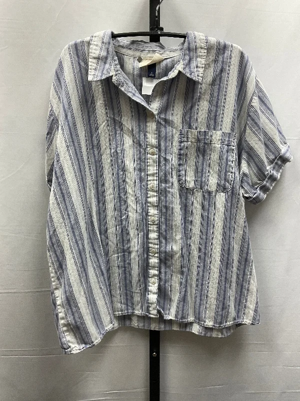 Top Short Sleeve By Universal Thread In Striped Pattern, Size: L