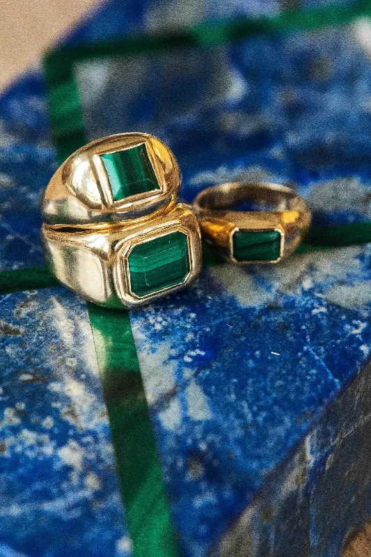 Large Ring in 18K Gold & Malachite Stone