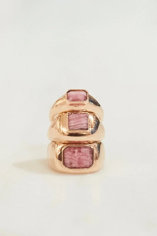 Medium Ring in 18k Gold & Pink Marble Stone