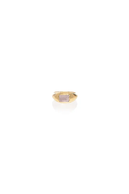 Small Ring in 18k Gold & Rose Quartz Stone