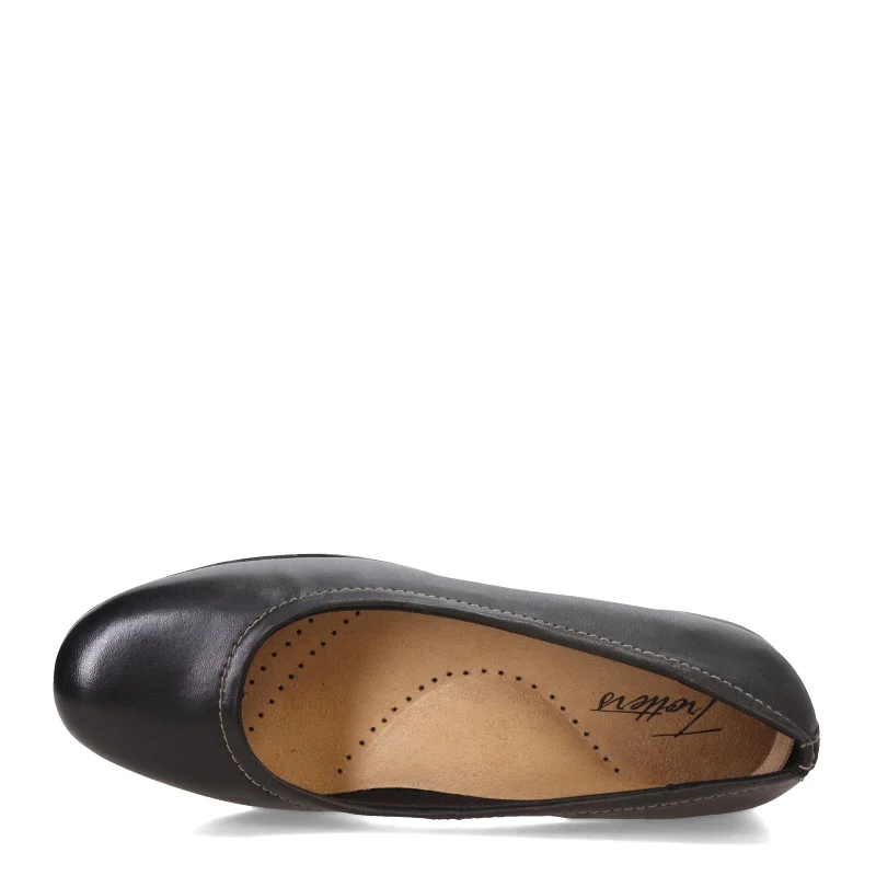 Women's Trotters, Darcey Flat